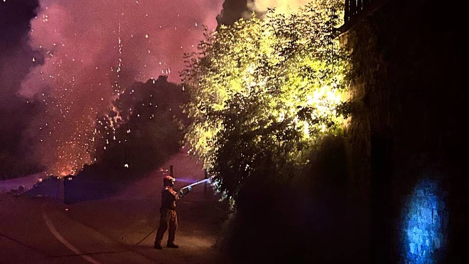 Il principio di incendio sotto al piazzale Michelangelo