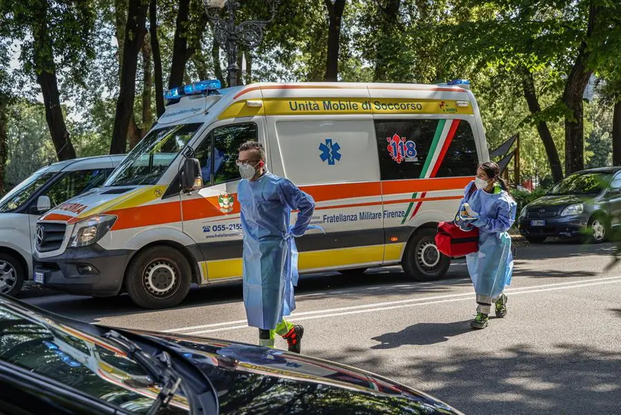 Sparatoria alle Cascine, sospeso il poliziotto arrestato. Curato in ospedale per una crisi