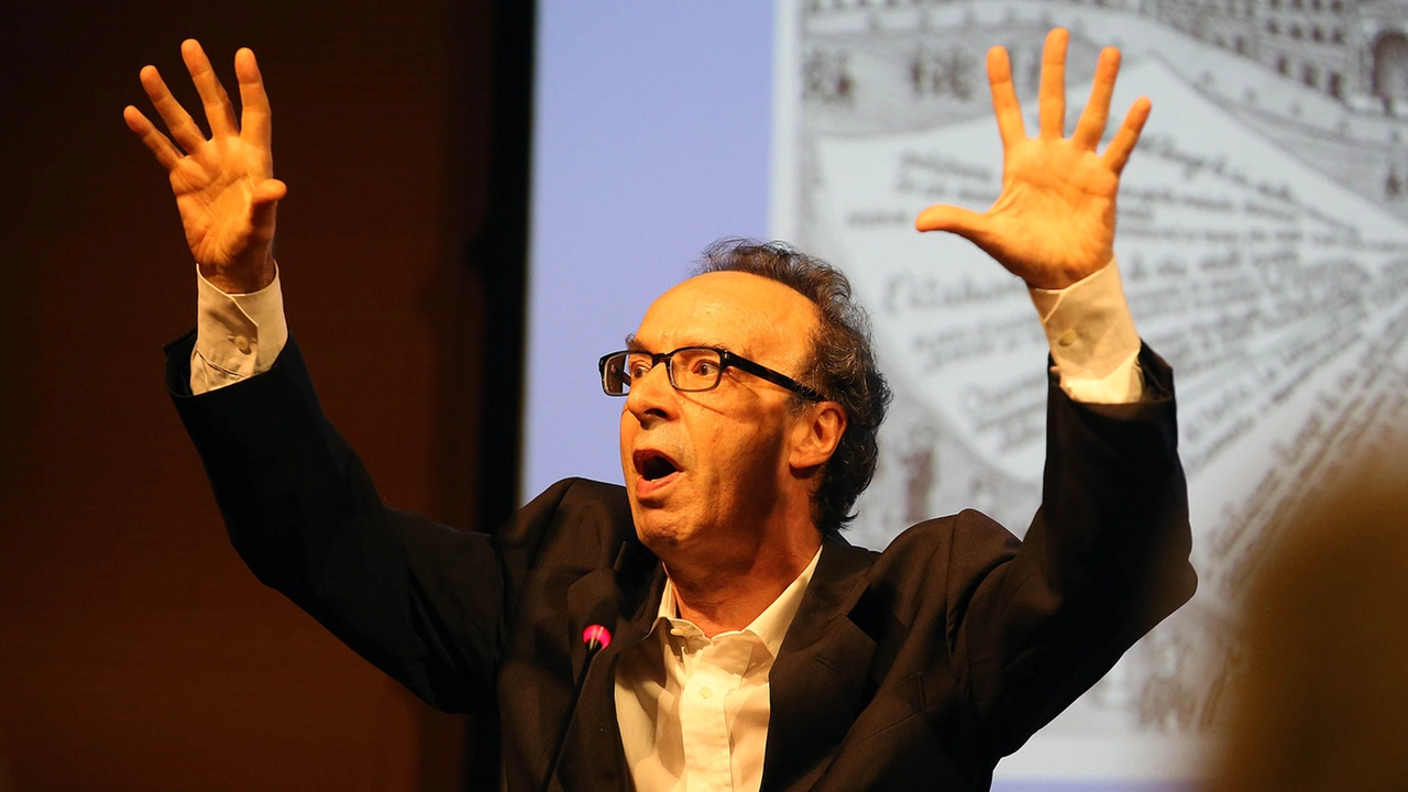 Siena, Benigni declama l'VIII canto. "Il Pd lo fondò Dante e non vinse mai" / VIDEO