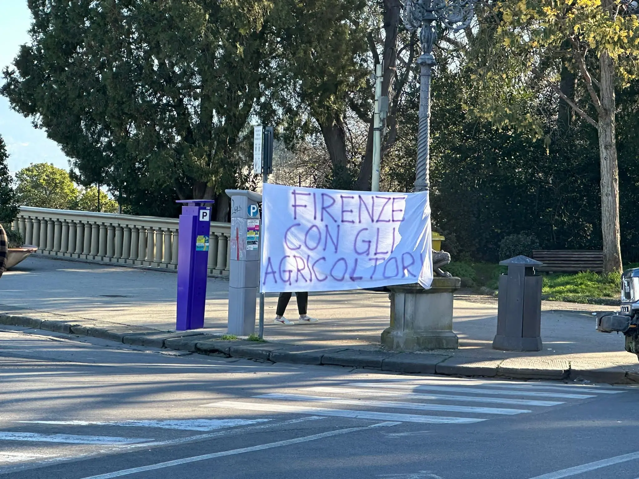 Piazzale Michelangelo, la protesta degli “agricoltori traditi”