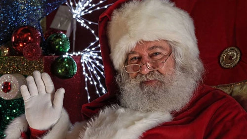 Festa in centro: si accendono le luci di Natale e cioccolata per tutti