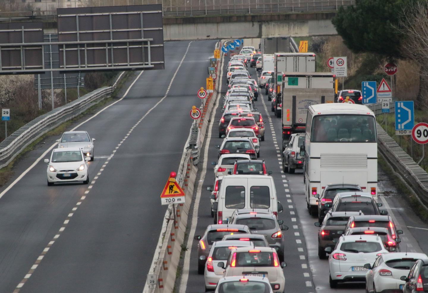 Traffico Da Bollino Rosso Sulle Strade: Al Via Le Vacanze