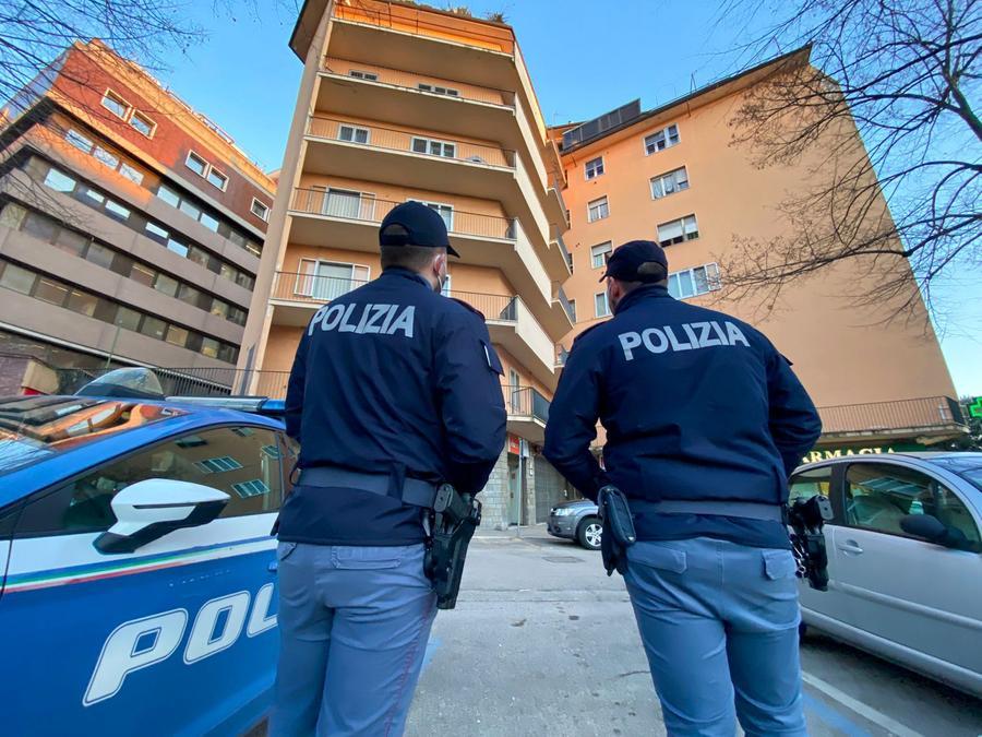 Mamma E Figlia Litigano Per Le Bollette Di Luce E Gas Troppo Alte