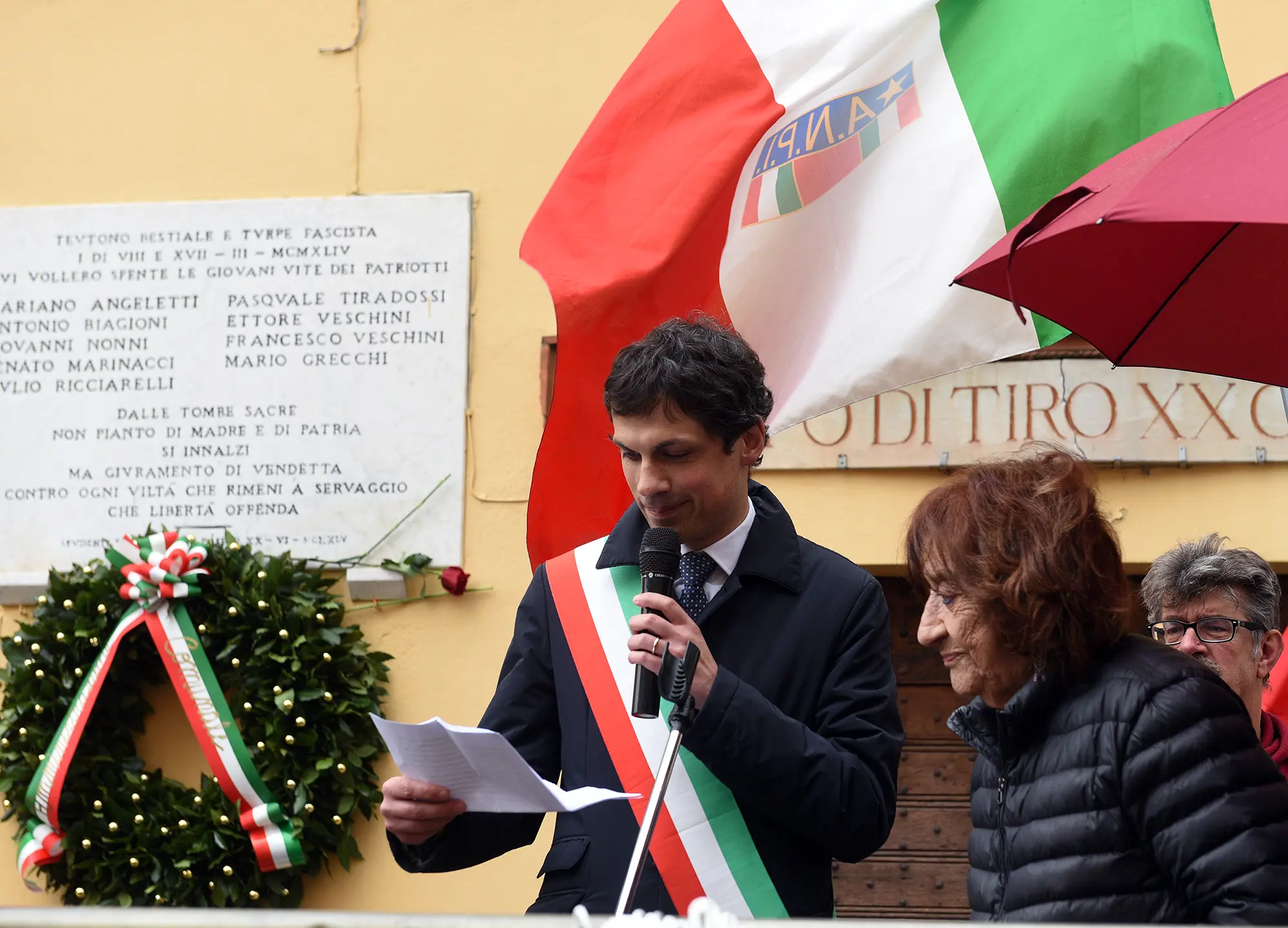 25 Aprile, un fiore a chi lavora. E la partigiana scuote gli animi: “Il nostro sacrificio è oggi libertà”