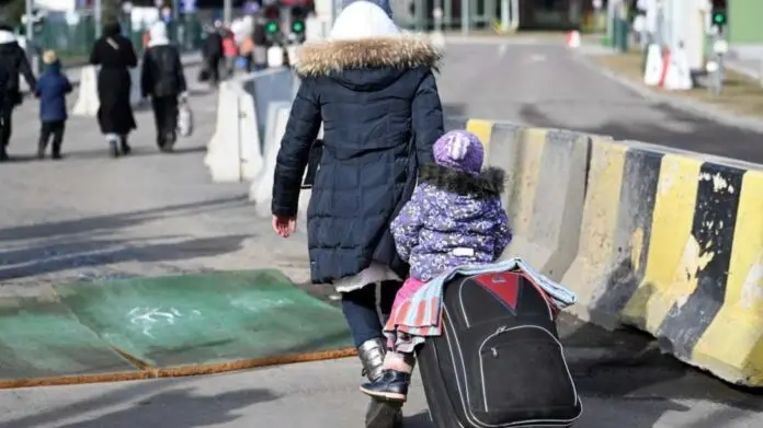 Bambina ucraina di 4 anni malata, l'arrivo in Toscana per le cure