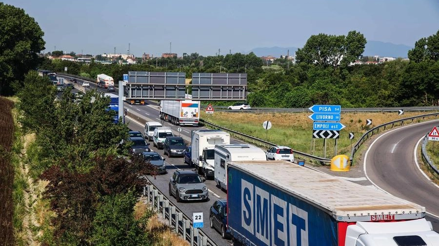 La coda di martedì sulla FiPiLi (foto Tommaso Gasperini/Germogli)