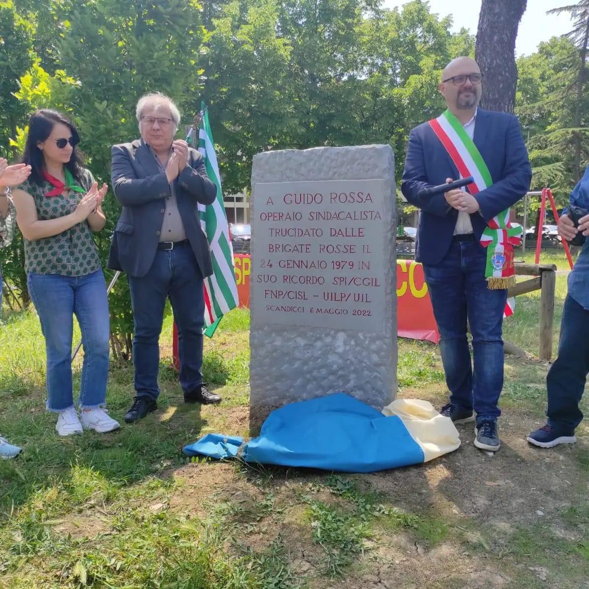 Una Stele Per Loperaio Rossa