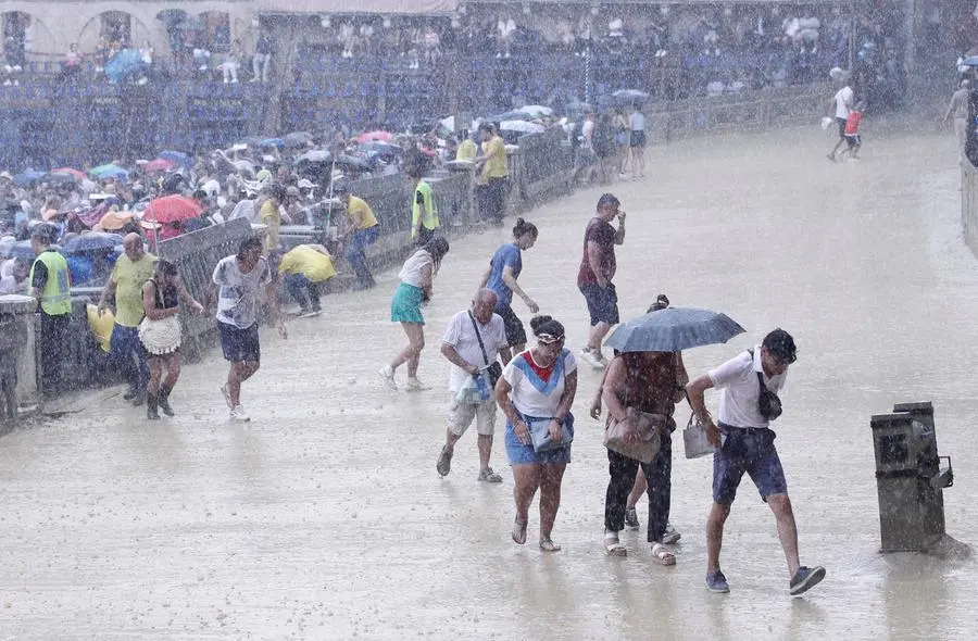 Siena, rinvio del Palio. Le previsioni meteo per mercoledì