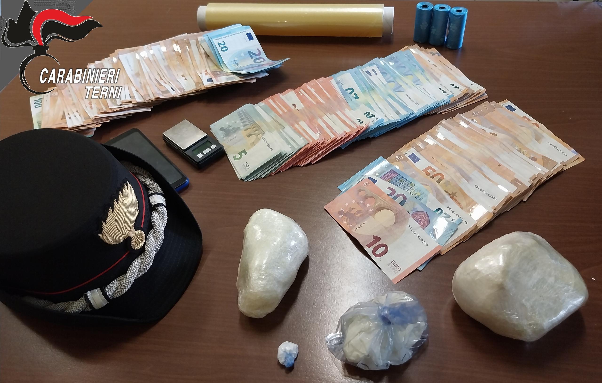 In Casa Mezzo Chilo Di Cocaina E Oltre 15mila Euro, Arrestato