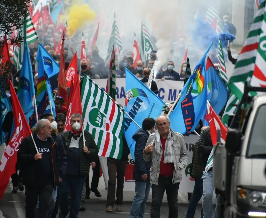 Sanac: lavoratori uniti. A Roma sotto il ministero