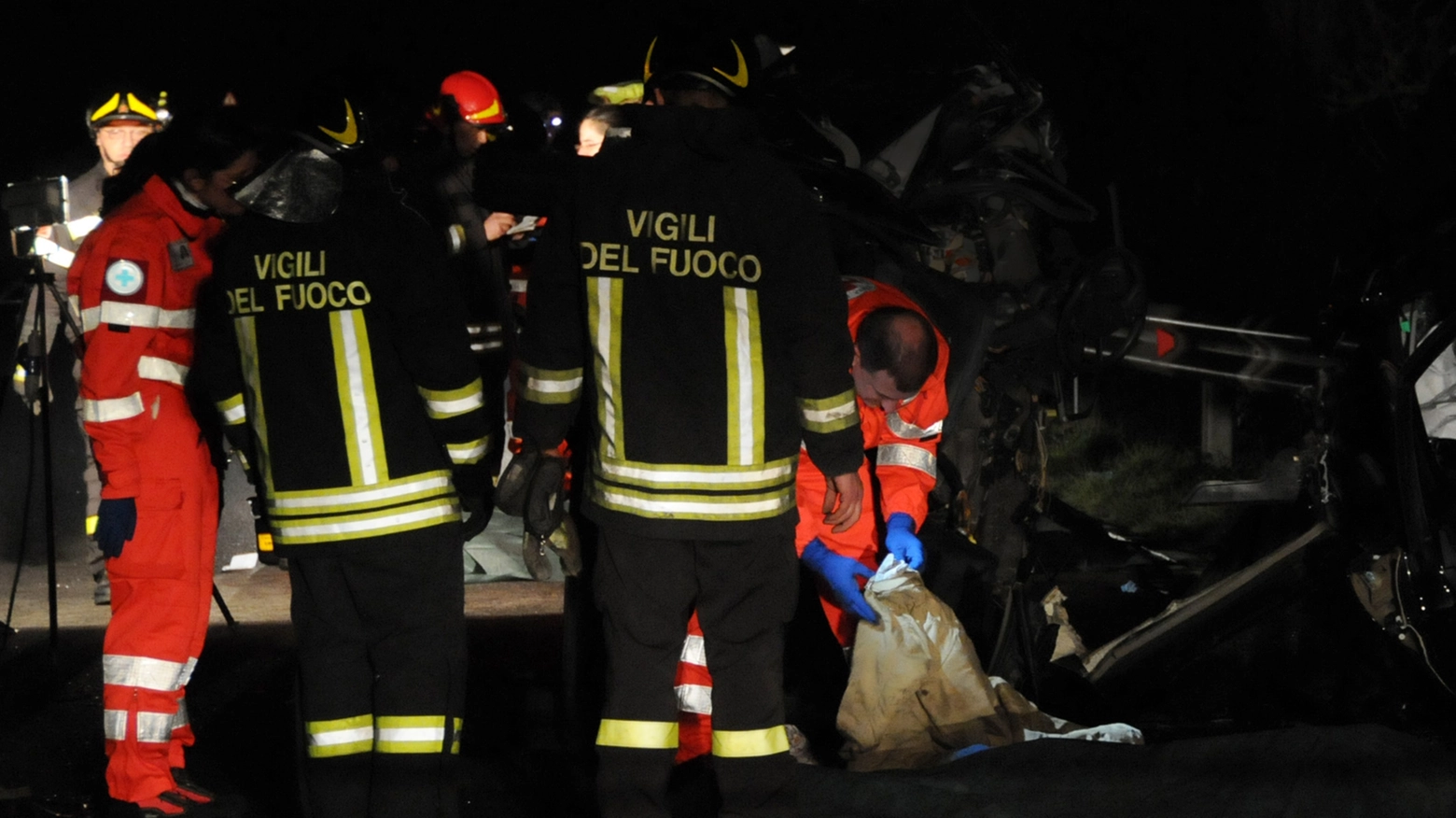 Soccorsi in autostrada (foto di repertorio)