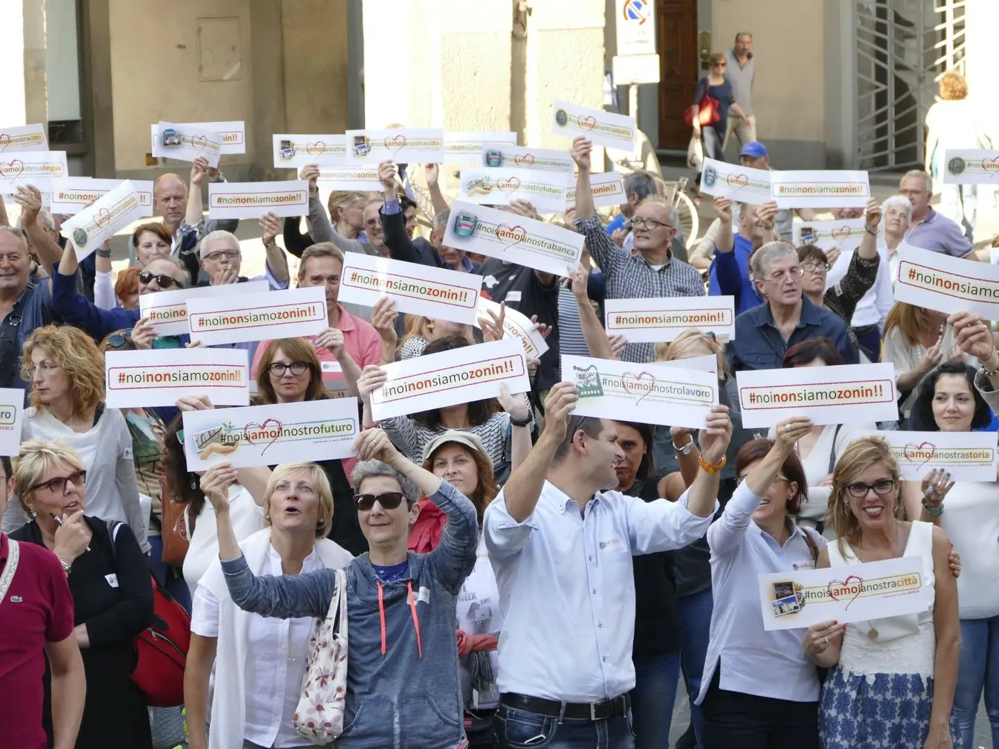 Popolare Vicenza, flashmob dei dipendenti in centro