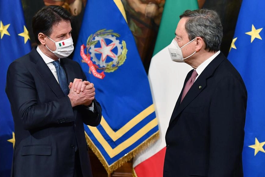 Mario Draghi e Giuseppe Conte (Ansa)