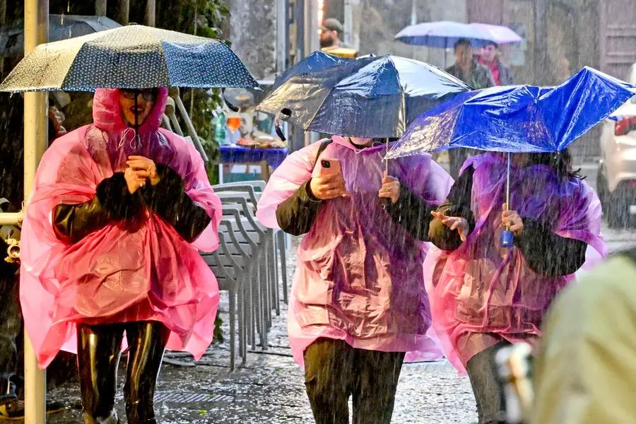 Maltempo Toscana, allerta meteo gialla martedì 17 gennaio: pioggia, vento e mareggiate