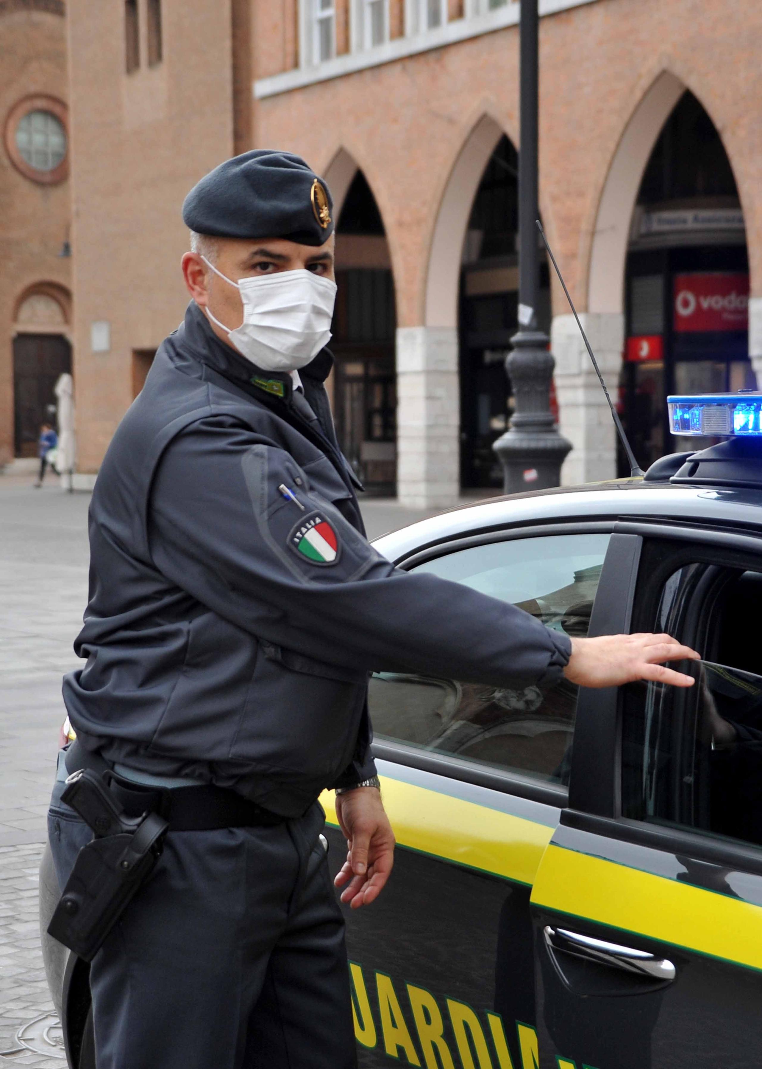 Manca Il Cartello Che Indica L'obbligo Della Mascherine. Maxi Multa A ...