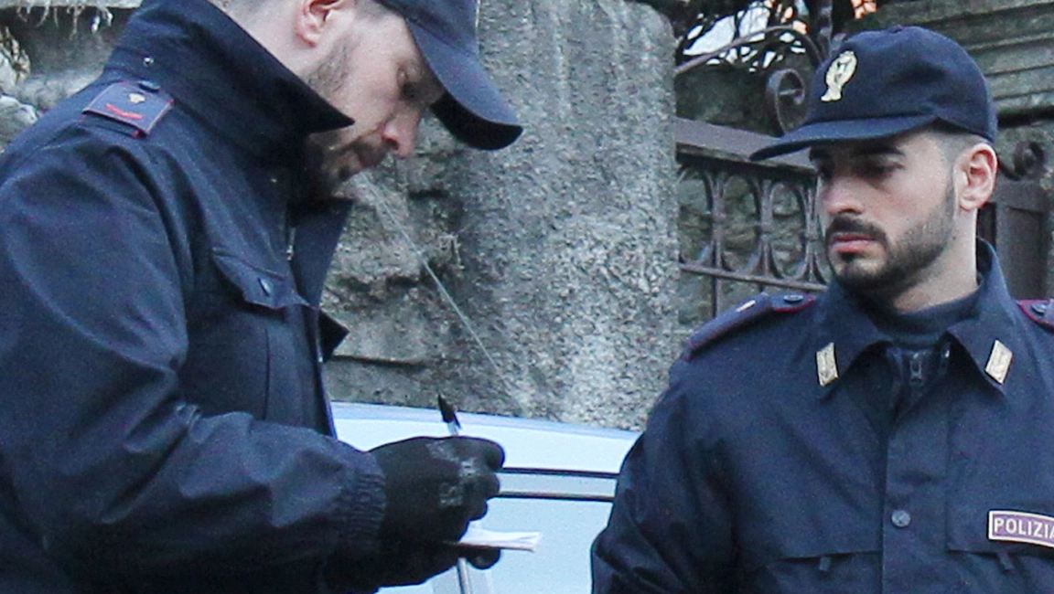 La polizia è intervenuta ieri pomeriggio ai giardini di via Boito