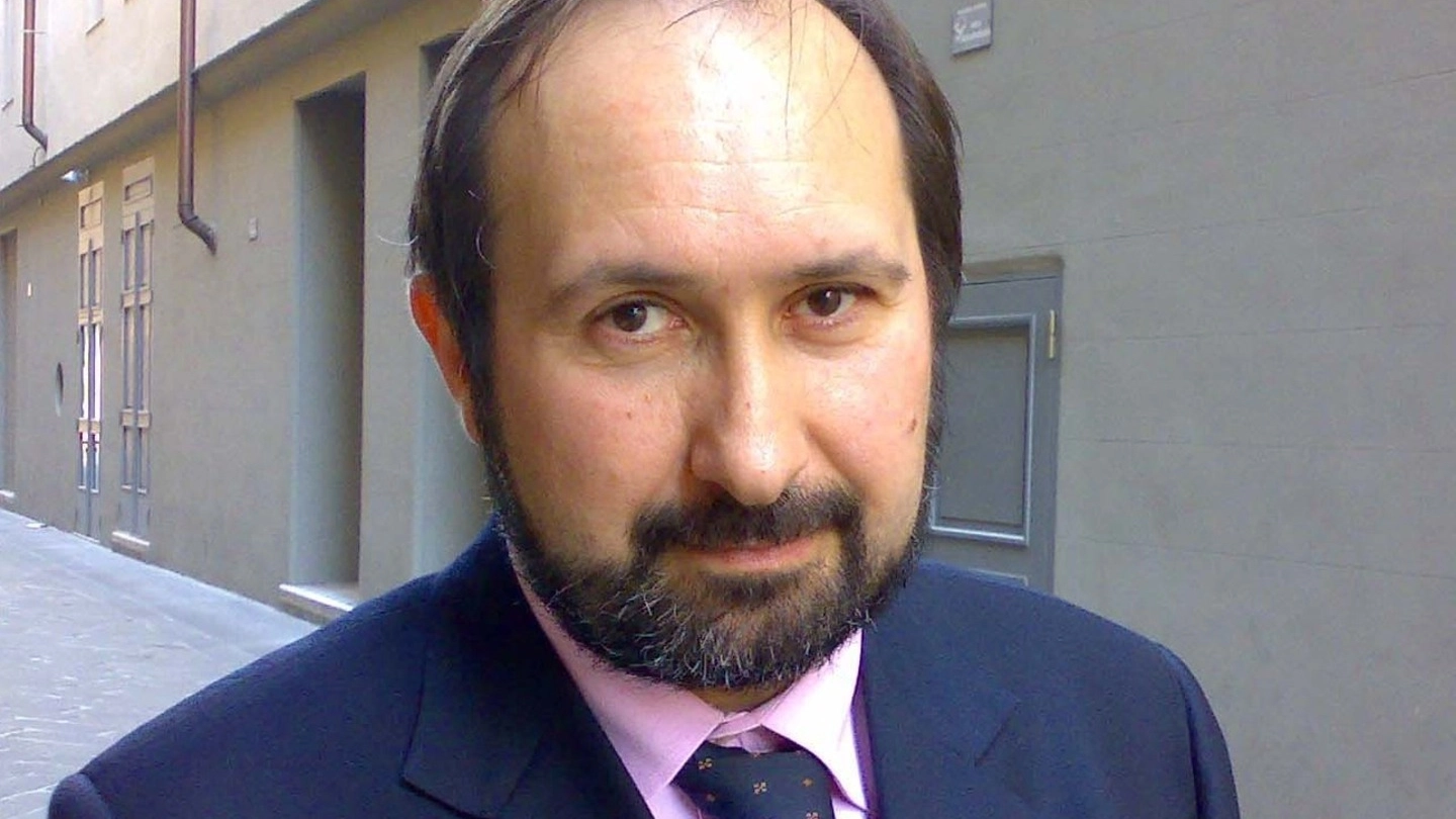 Mirco Manuguerra è presidente del Centro studi danteschi