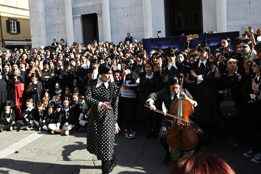 Il raduno dei fan di Mercoledì Addams