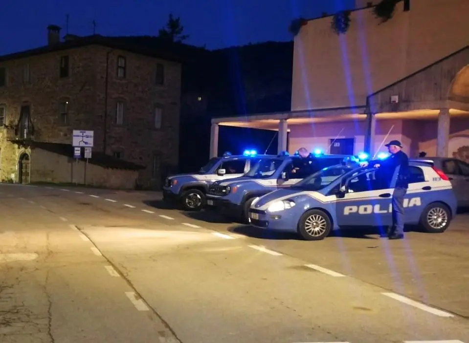 Rissa in piazza del Bastione, la polizia arresta due stranieri