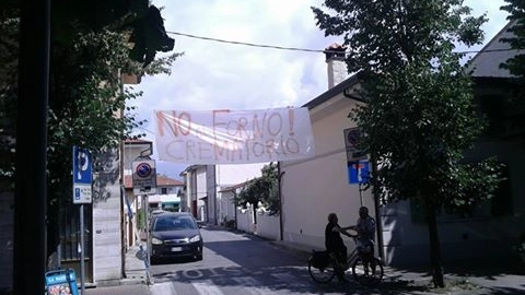 Uno striscione realizzato dai residenti