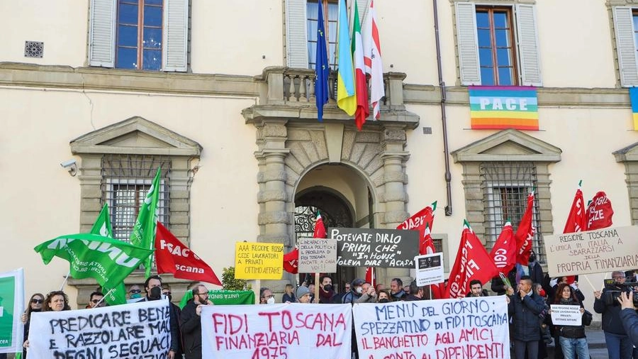 Firenze, presidio lavoratori Fidi Toscana