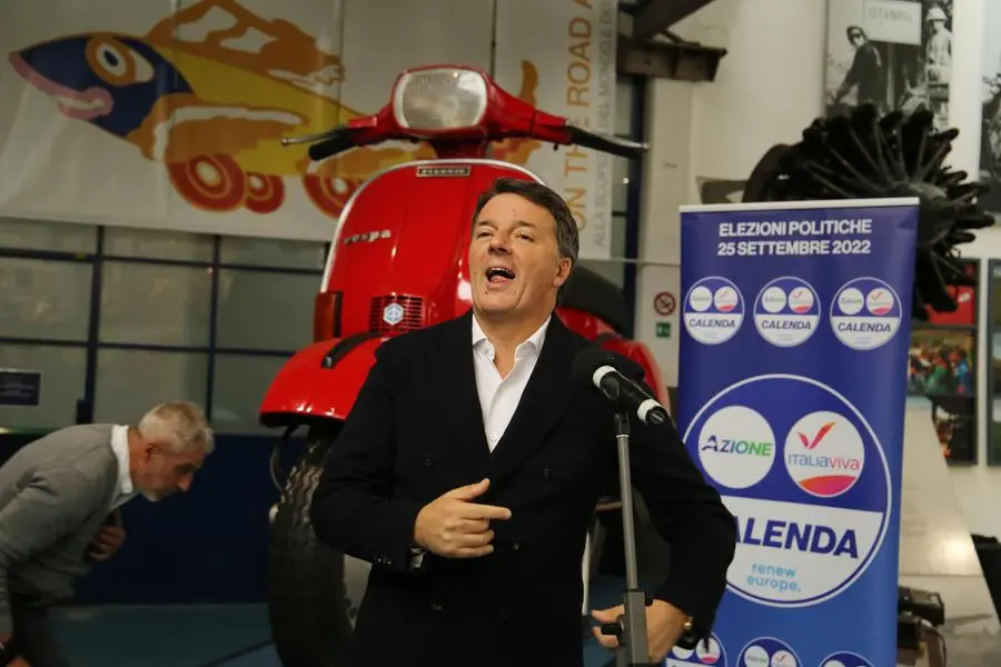 Elezioni, Renzi: "Chiudere l'aeroporto di Firenze? Così si ferma anche quello di Pisa"