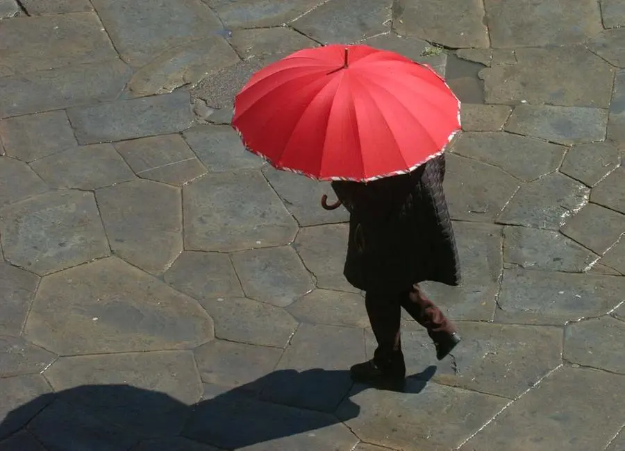 Pre-allerta meteo per lunedì a causa di piogge diffuse e persistenti