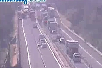 Il punto dell'incidente ripreso dalla webcam di Autostrade