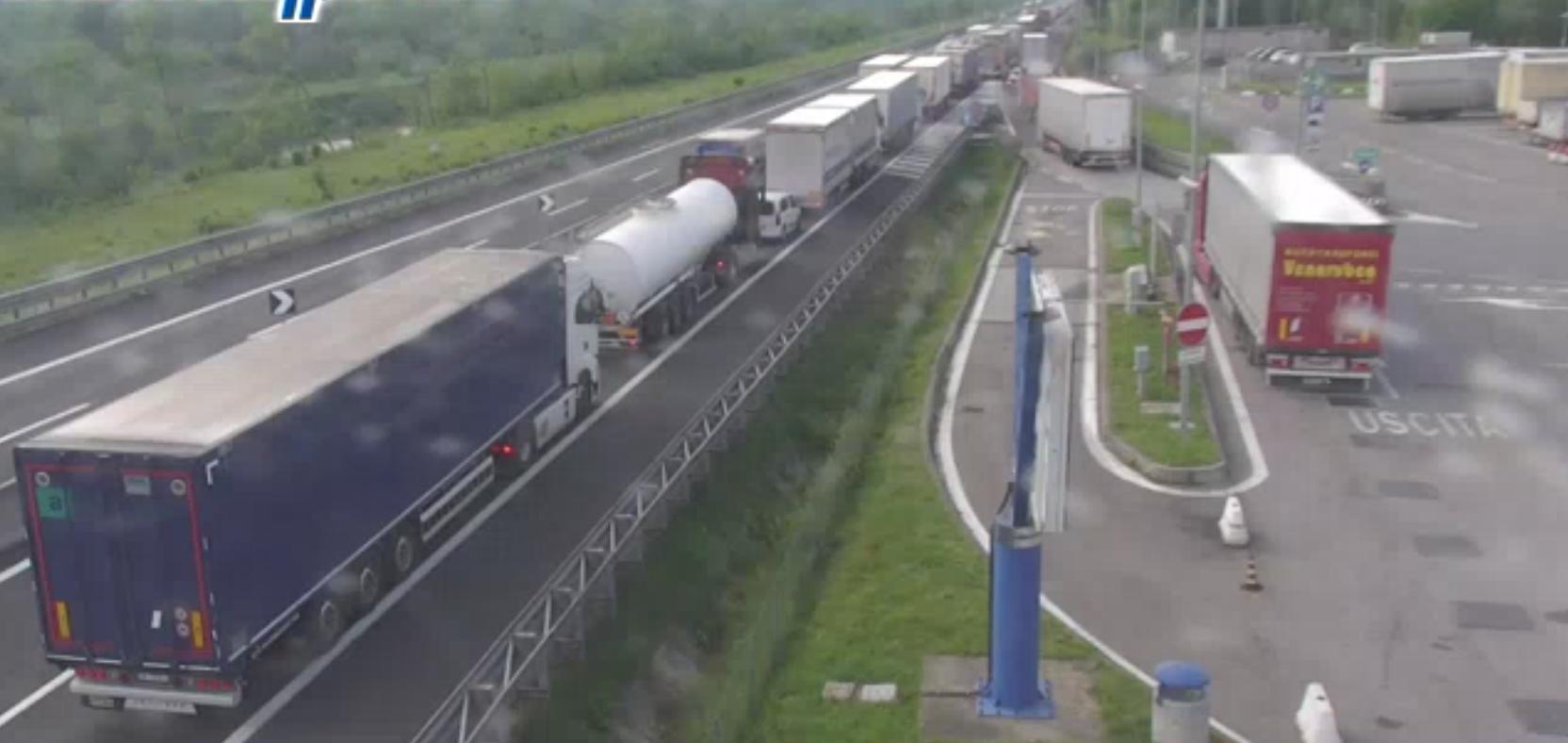 Incidente In Autostrada A1, Tamponamento Tra Due Camion: Traffico In Tilt