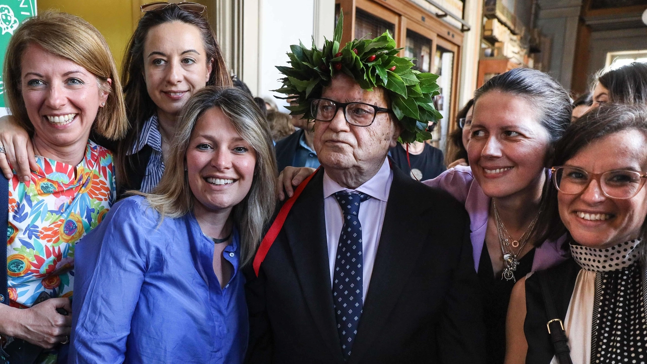 Lo studente infinito   Quinta laurea a 92 anni  Rocco, una storia bella  "La dedico a mia moglie"