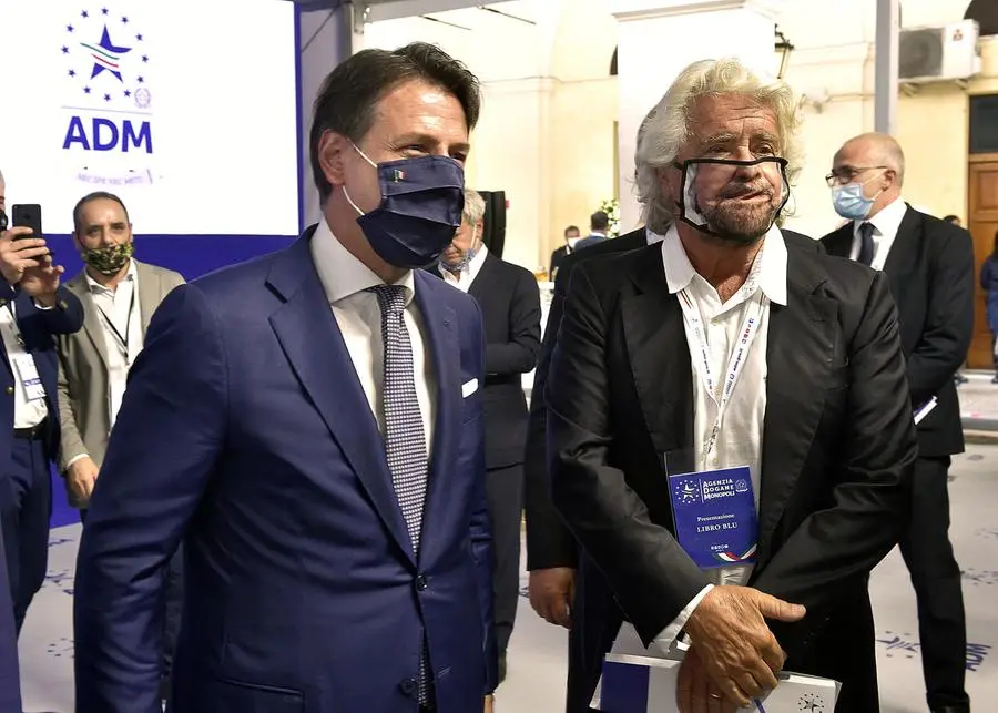 Cinque Stelle nel caos, Conte vicino all'addio dopo lo strappo con Beppe Grillo