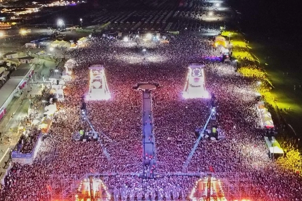 Una spettacolare immagine dall'alto del Jova Beach Party