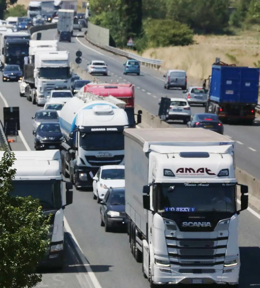 FiPiLi, nasce Toscana Strade spa. Terza corsia e pedaggio per i tir