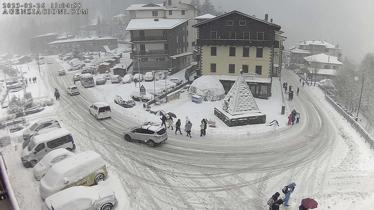 Neve all'Abetone nella mattina di domenica 26 febbraio