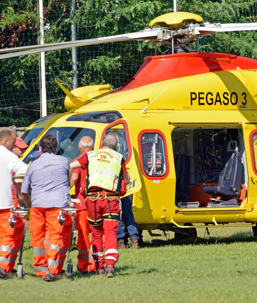 Pistoia, gravissimo operaio caduto da ponteggio. Ristrutturava una casa