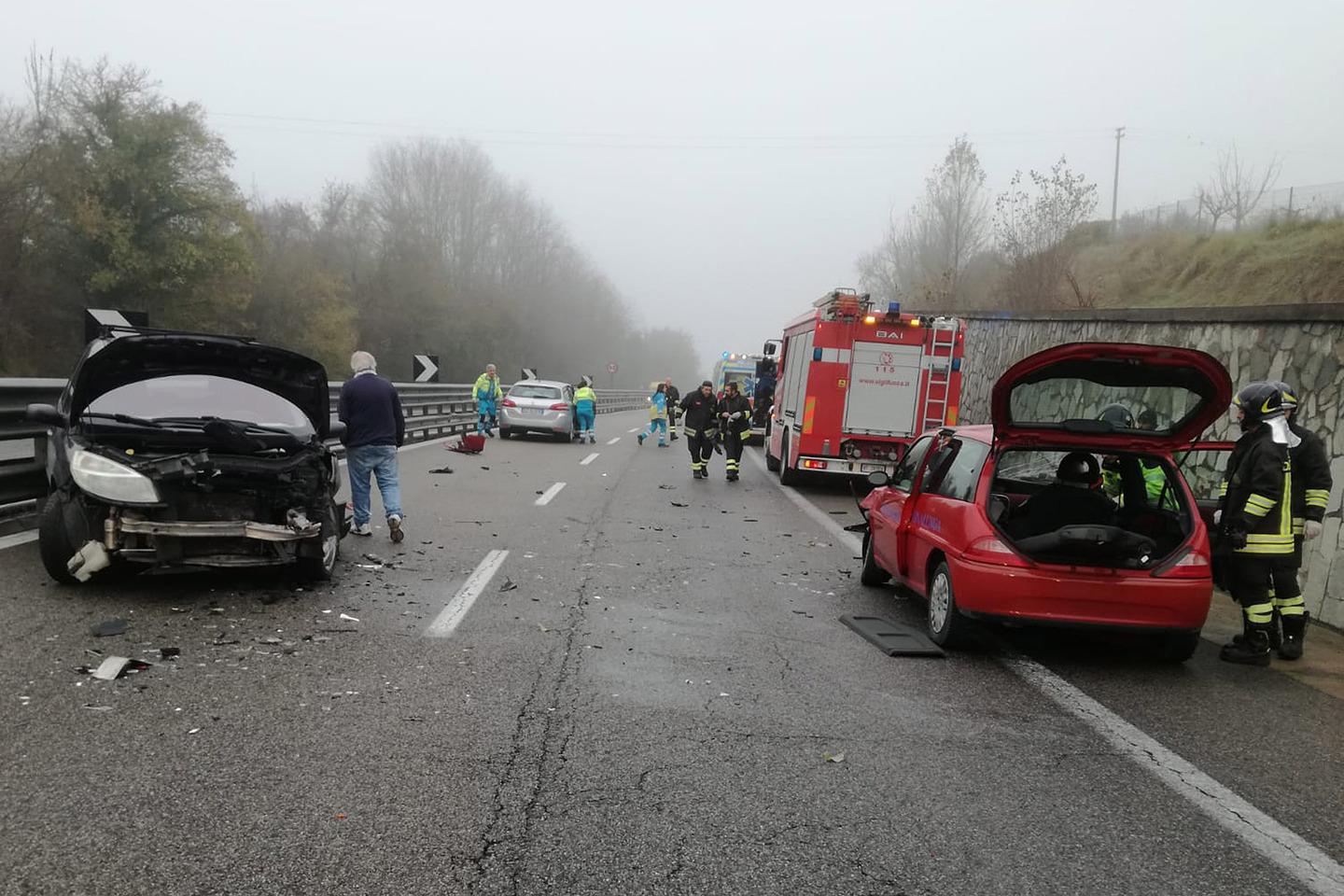 Maxi Tamponamento Sulla Siena Bettolle Coinvolti Sedici Mezzi Otto Feriti Foto