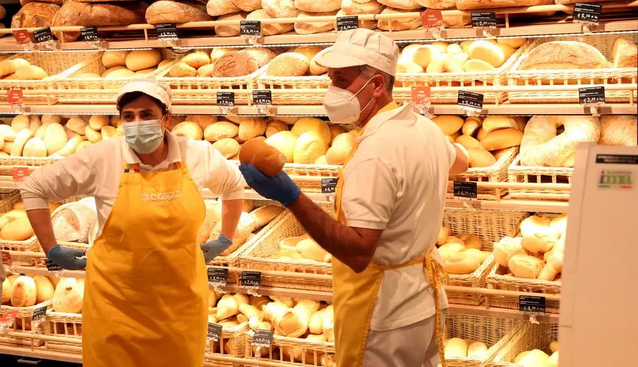 Rincari alle stelle, per il pane spenderemo 115 euro in più