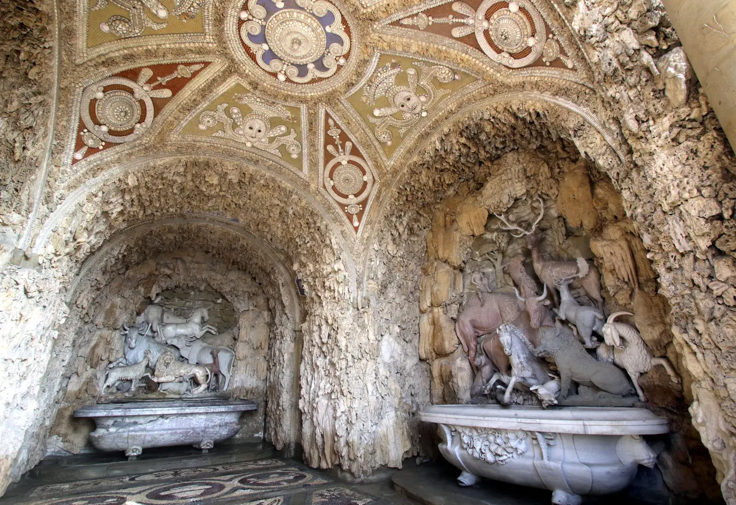 Villa Medicea di Castello, 'riprende vita' la Grotta degli animali