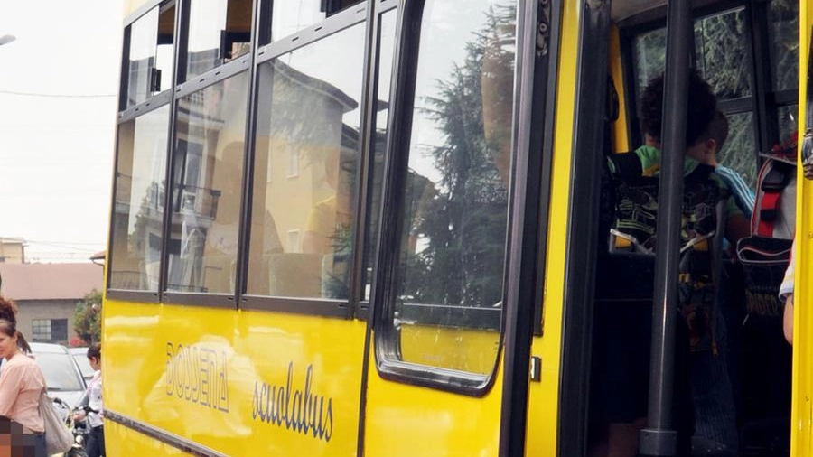 La madre ha criticato la scelta di non far salire il suo bambino sullo scuolabus