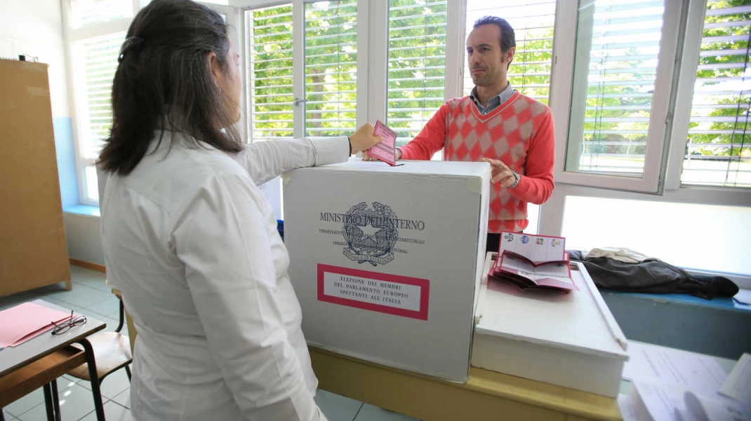 Referendum, conto alla rovescia al via. Fusione dei Comuni, cresce il duello