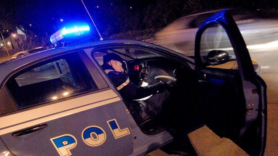 Una volante della polizia 