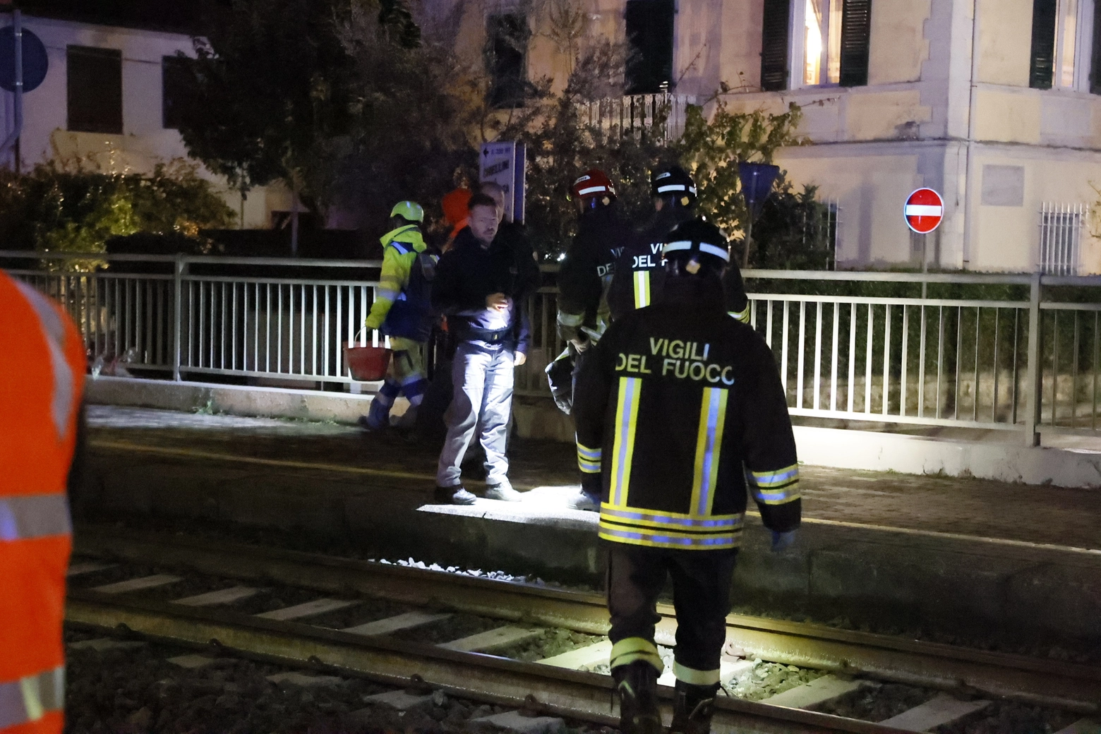 Una persona è morta investita dal treno a Cascina