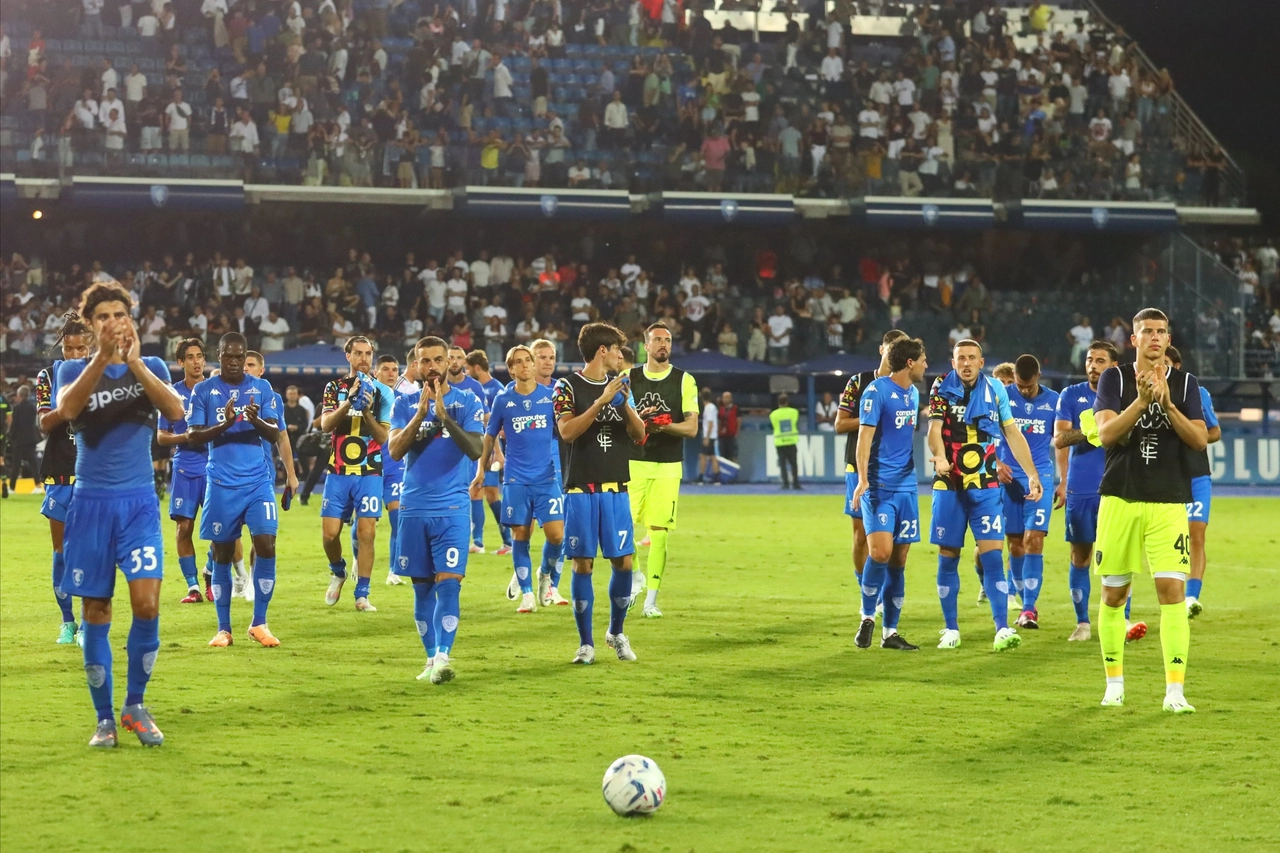 La delusione dei giocatori dell'Empoli a fine partita