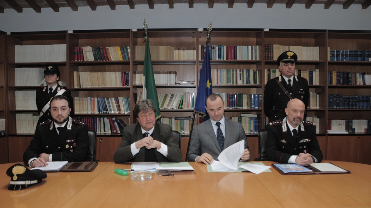 La conferenza stampa in Procura (foto Alcide)