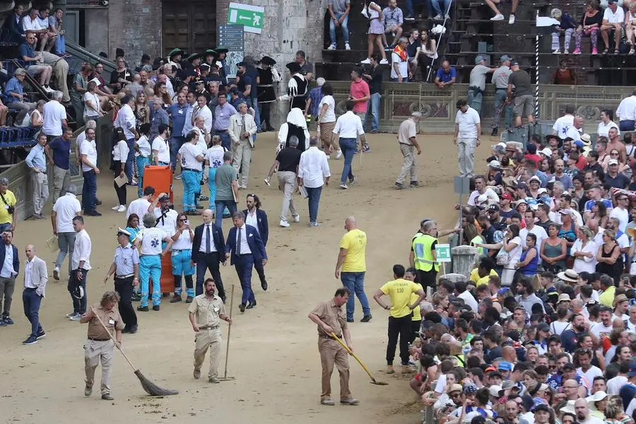 Palio, Siena ci riprova. Saltano gli ospiti vip