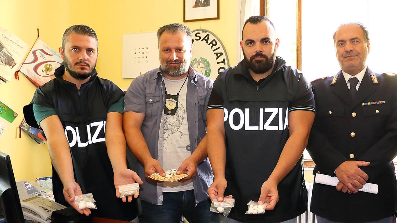 La squadra di polizia giudiziaria del commissariato di Montecatini