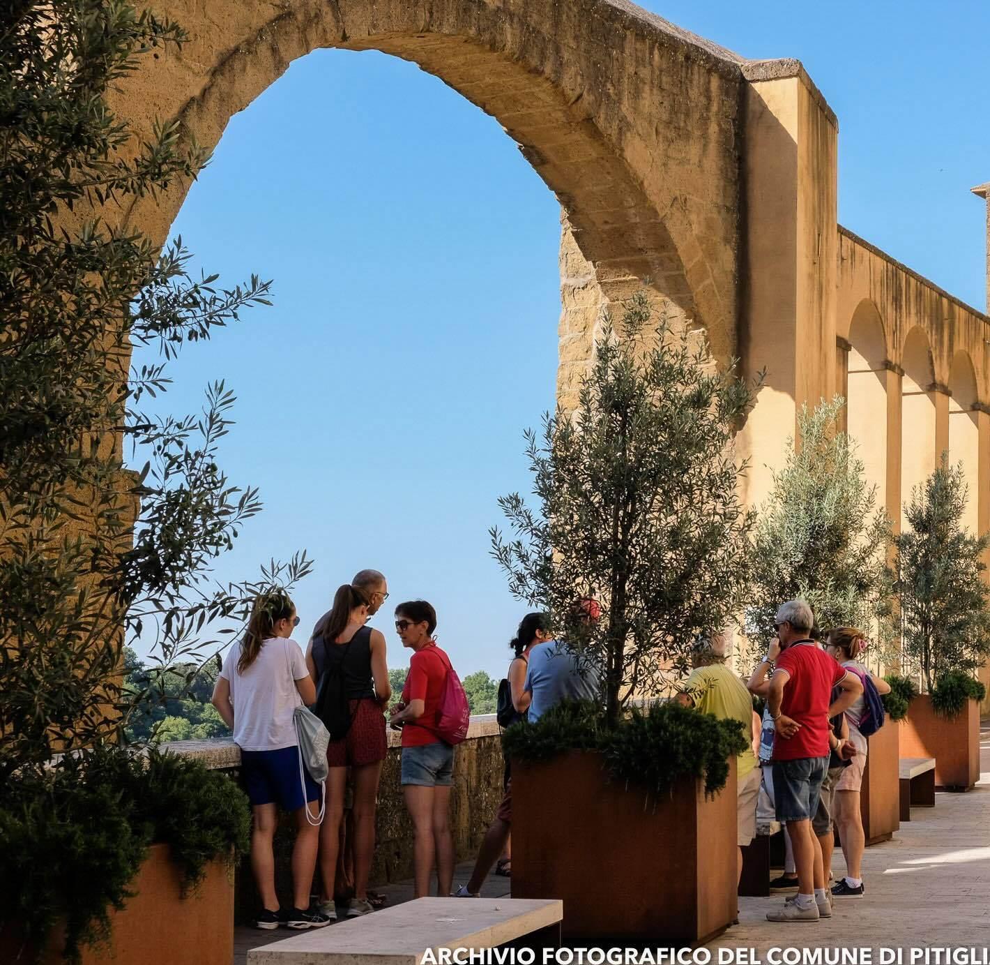 Trekking Urbano Alla Scoperta Di Tanti Tesori