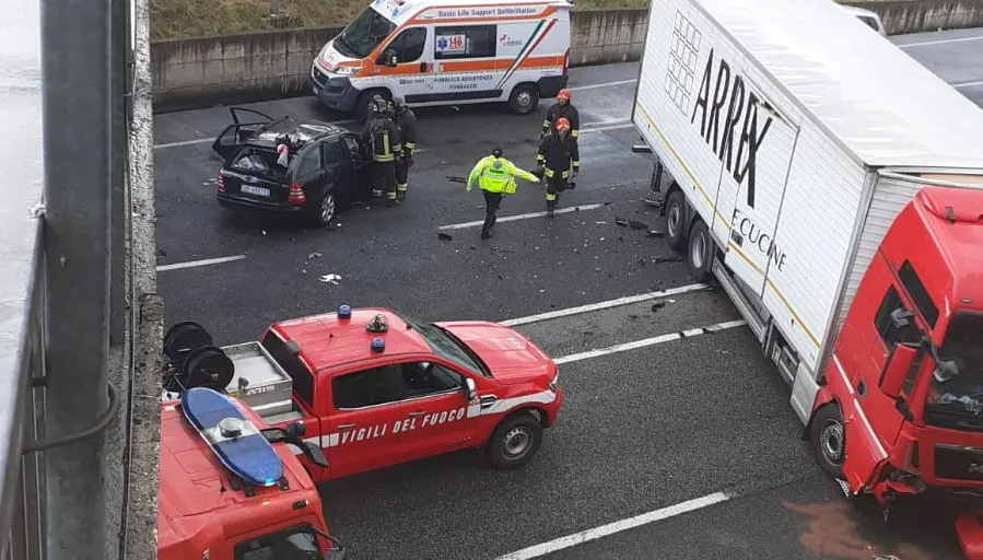 Incidente Mortale, Terribile Schianto Sulla FiPiLi Fra Auto E Camion ...