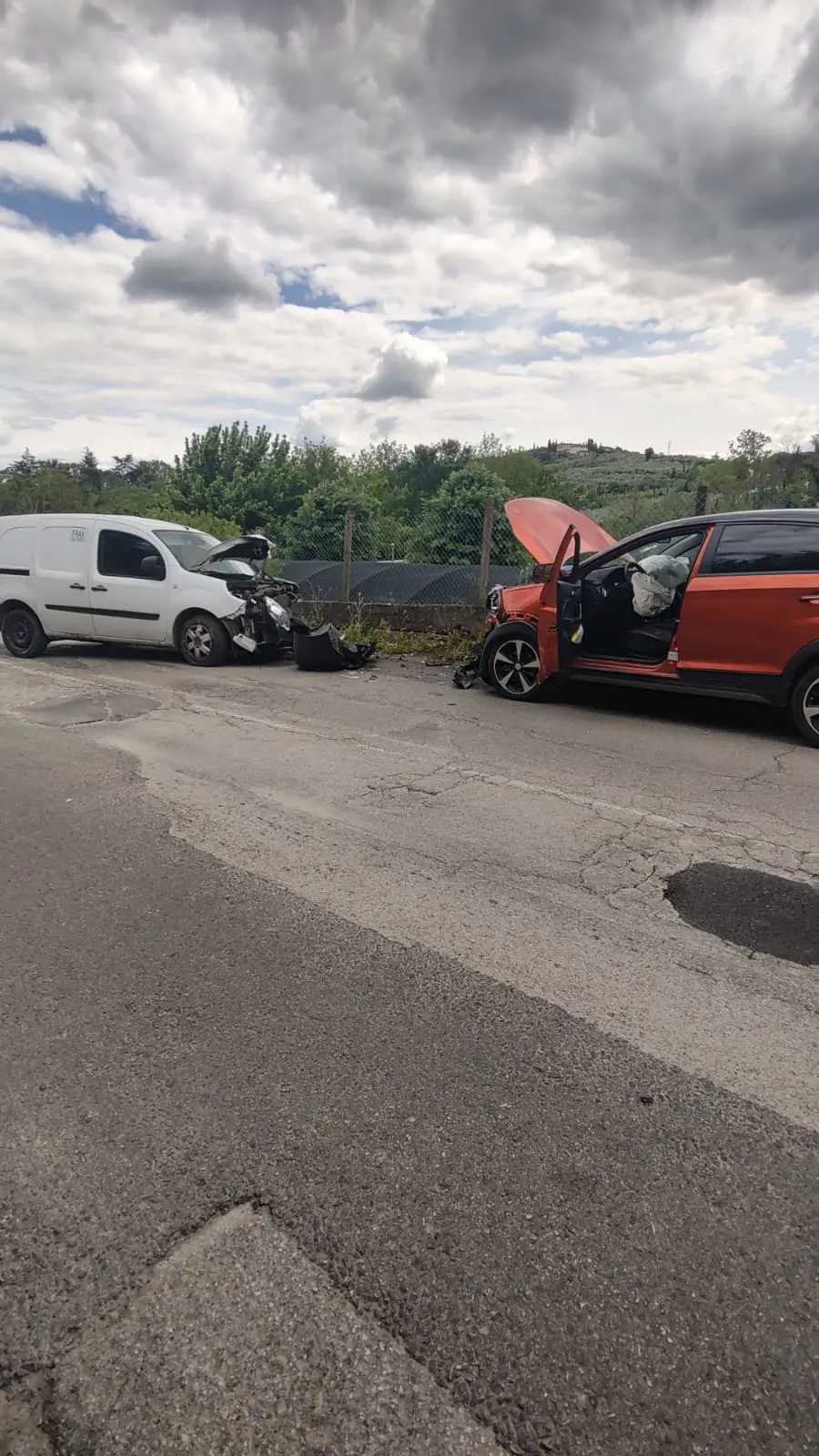 Scandicci, incidente frontale: caos traffico