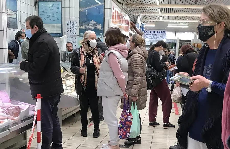 Pasqua blindata, assalto ai supermercati